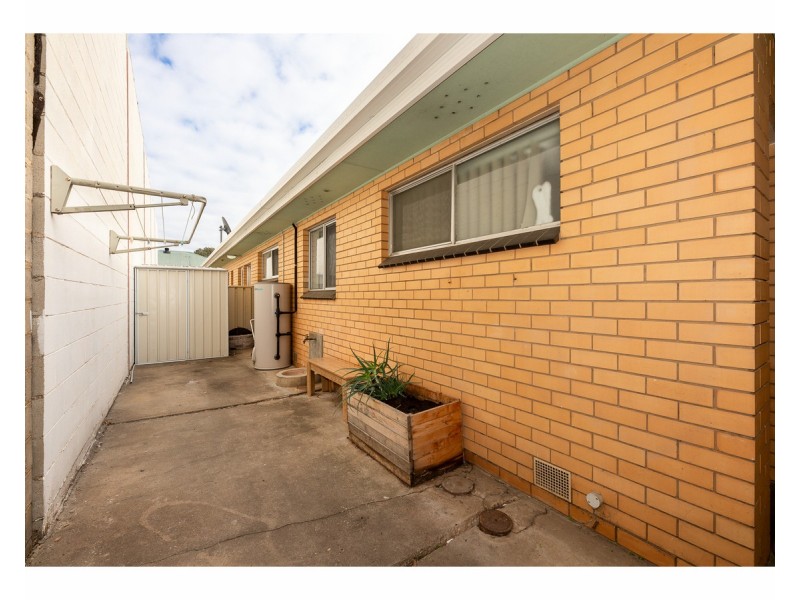2/353 Tarakan Avenue, North Albury NSW 2640