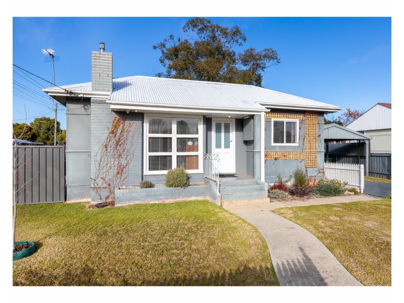 327 Curlew Crescent, North Albury NSW 2640