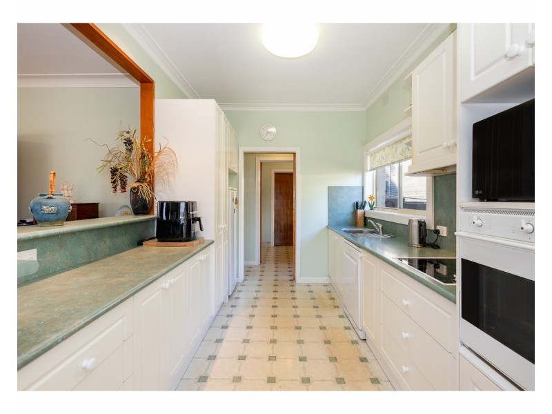 214 Mount Street, East Albury NSW 2640