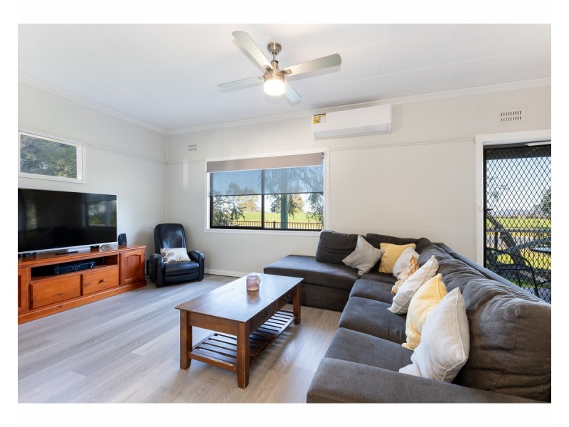 6 Spotted Gum Drive, Lake Hume Village NSW 3691