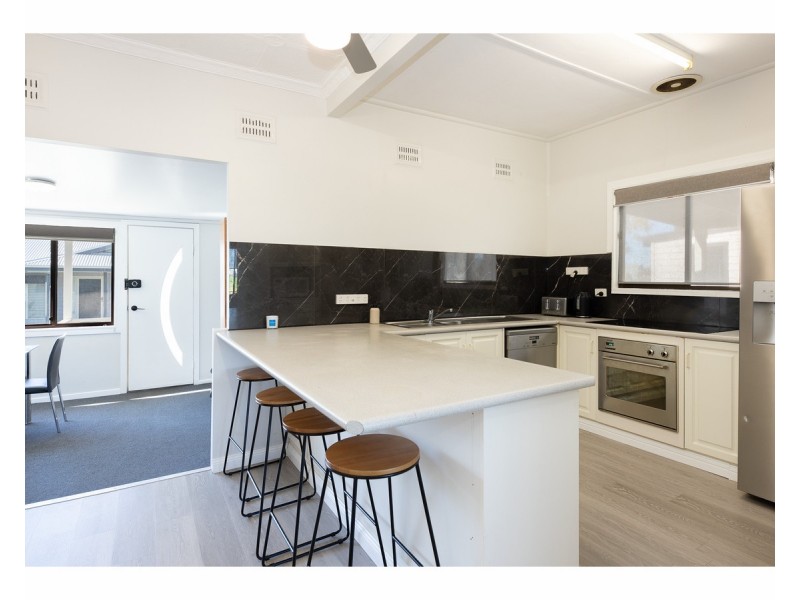 6 Spotted Gum Drive, Lake Hume Village NSW 3691