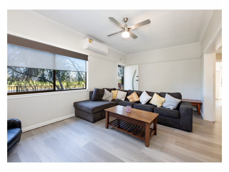 6 Spotted Gum Drive, Lake Hume Village NSW 3691