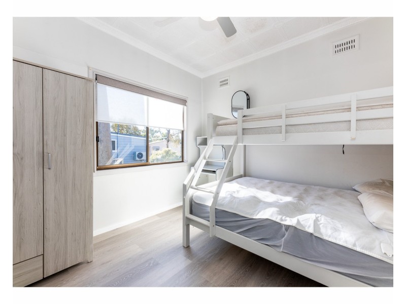 6 Spotted Gum Drive, Lake Hume Village NSW 3691