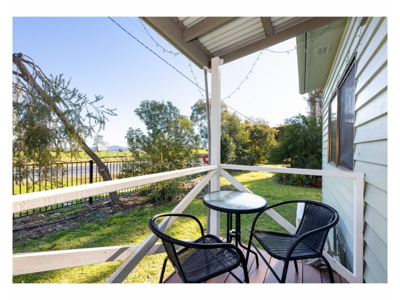 6 Spotted Gum Drive, Lake Hume Village NSW 3691