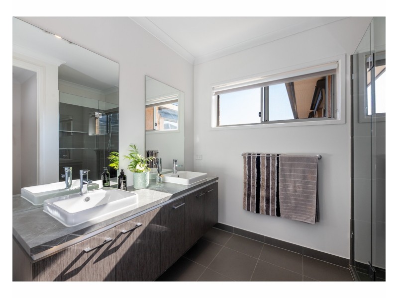 9 Flinders Way, West Wodonga VIC 3690