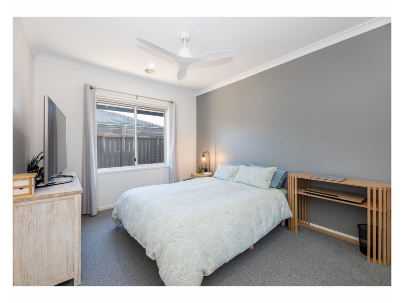 9 Flinders Way, West Wodonga VIC 3690