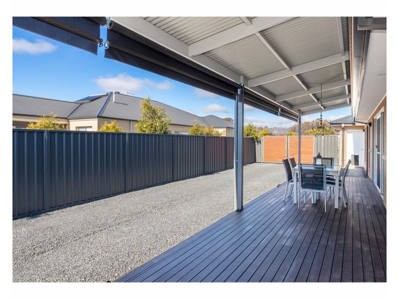 9 Flinders Way, West Wodonga VIC 3690