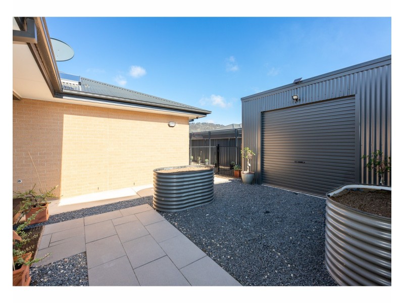 9 Flinders Way, West Wodonga VIC 3690
