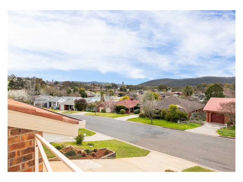 5 Orchard Way, Lavington NSW 2641