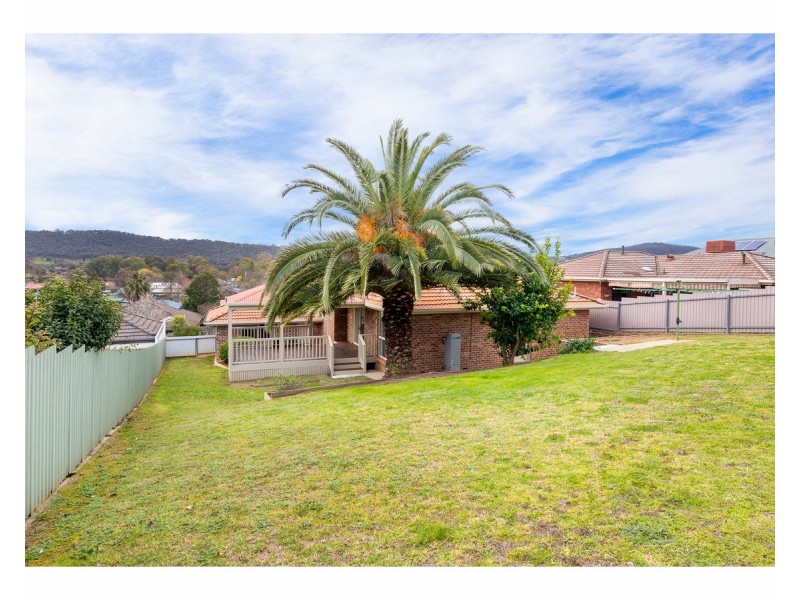 5 Orchard Way, Lavington NSW 2641
