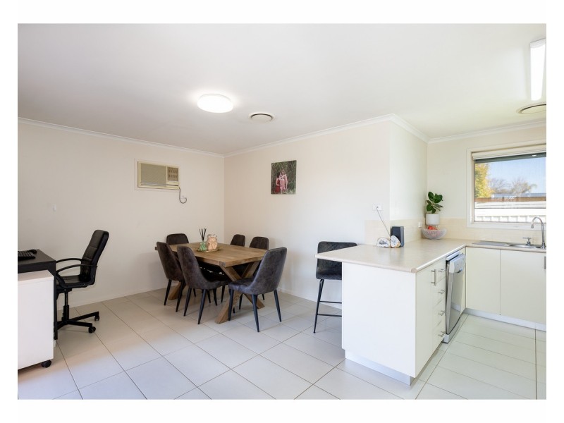 2/48 Mayfair Drive, Wodonga VIC 3690
