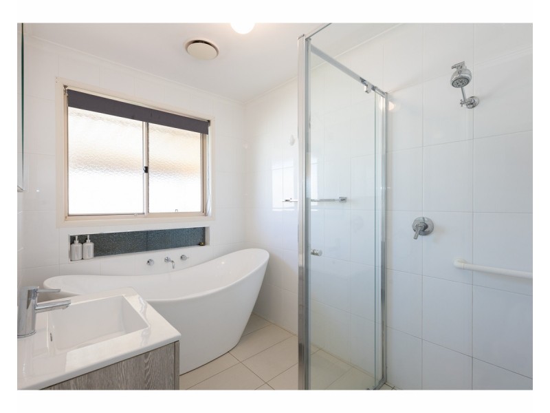 2/48 Mayfair Drive, Wodonga VIC 3690