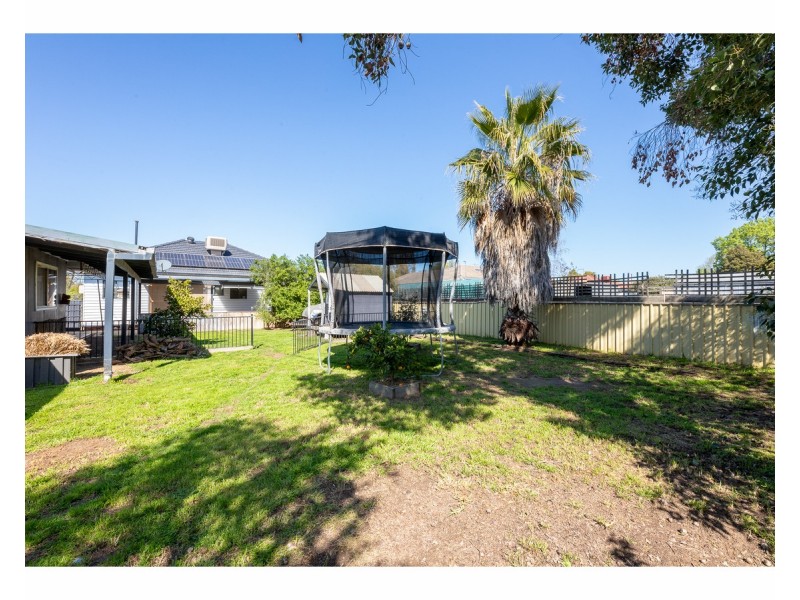 230 Kooba Street, North Albury NSW 2640