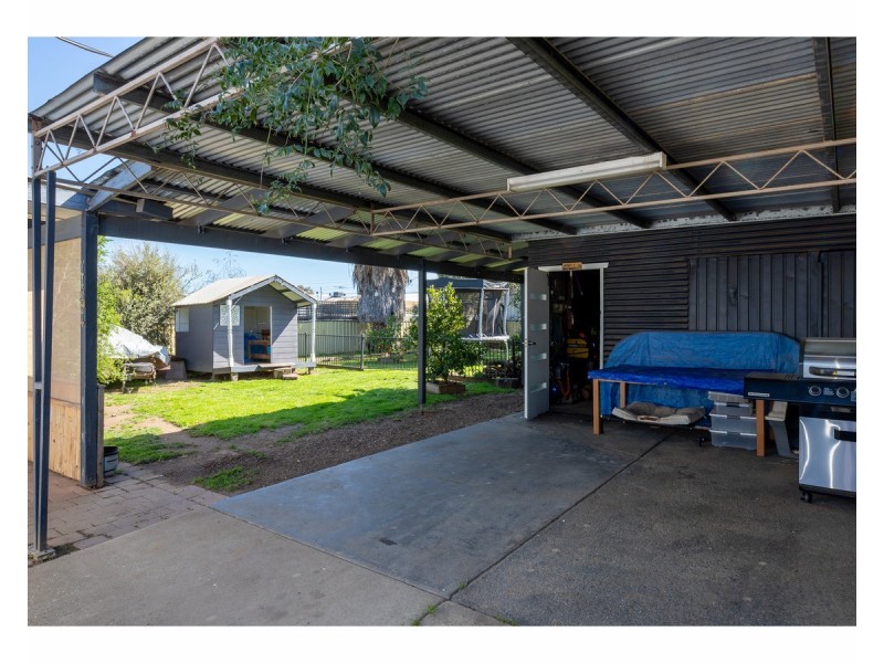 230 Kooba Street, North Albury NSW 2640