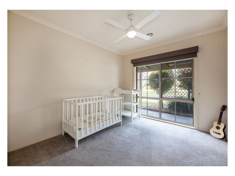 22 Willoughby Avenue, West Wodonga VIC 3690