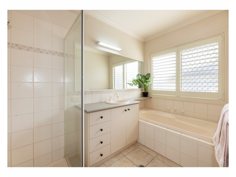 22 Willoughby Avenue, West Wodonga VIC 3690
