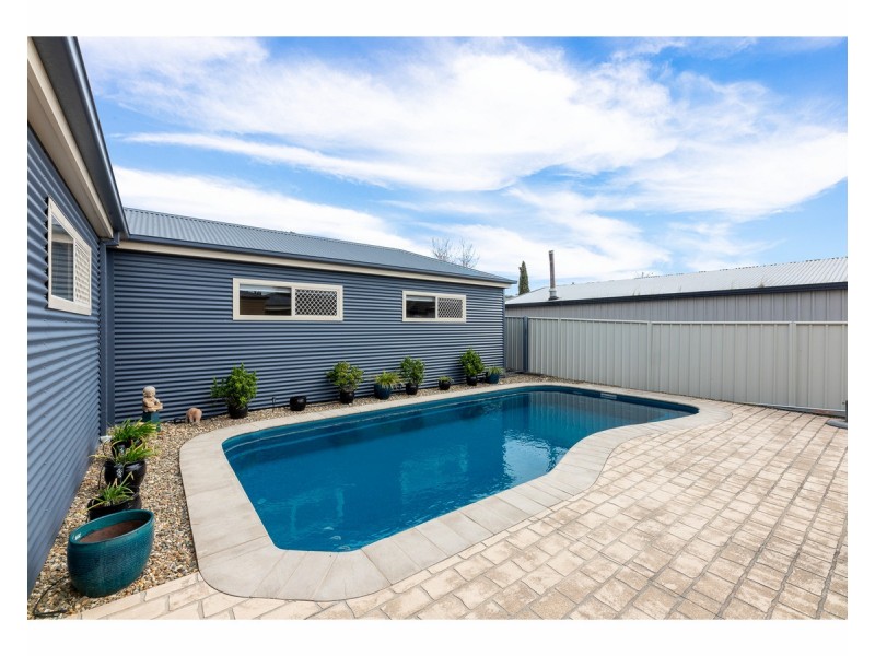 22 Willoughby Avenue, West Wodonga VIC 3690