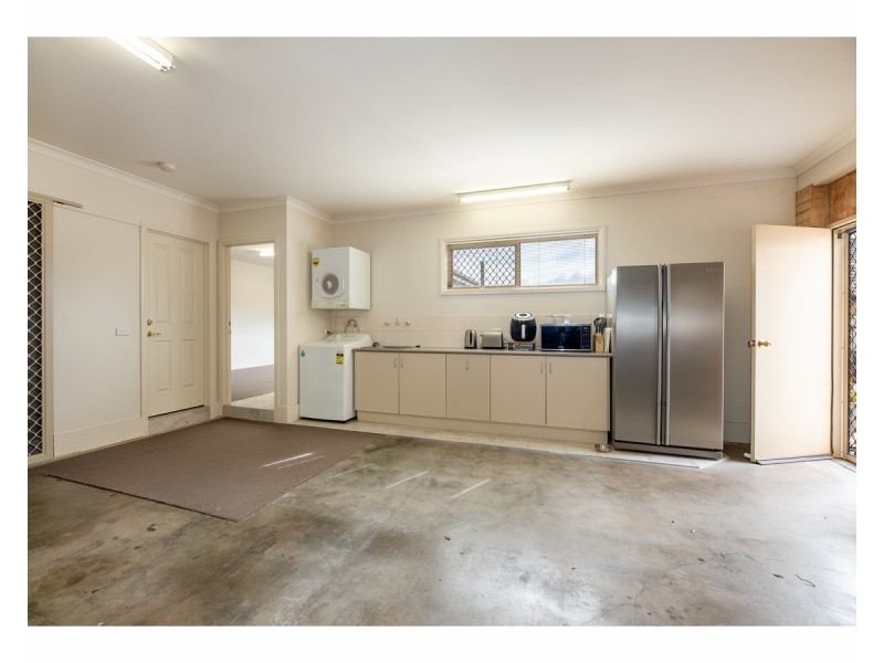22 Willoughby Avenue, West Wodonga VIC 3690