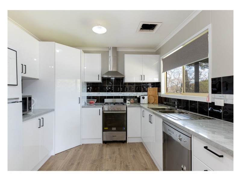 594 Osborne Street, Lavington NSW 2641