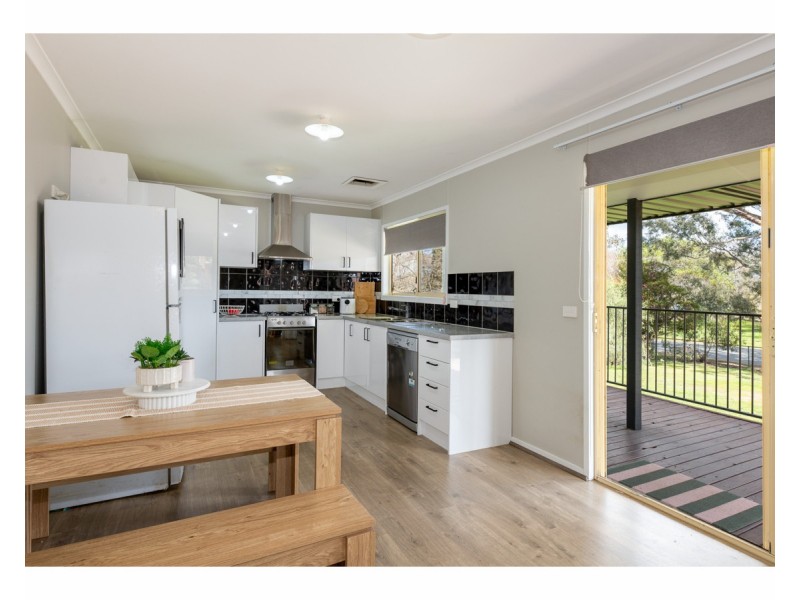 594 Osborne Street, Lavington NSW 2641