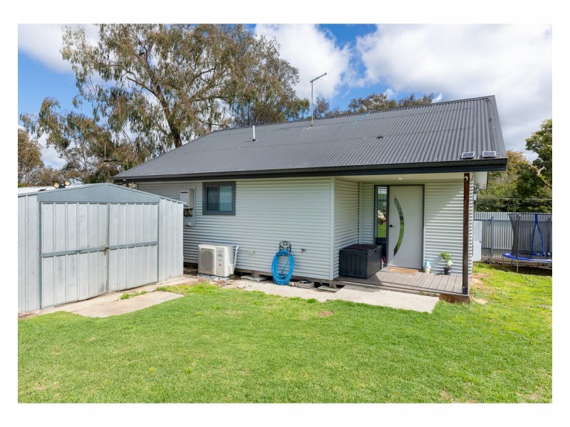 594 Osborne Street, Lavington NSW 2641