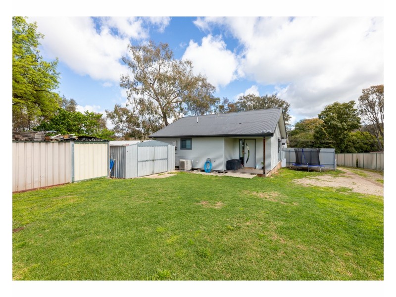 594 Osborne Street, Lavington NSW 2641