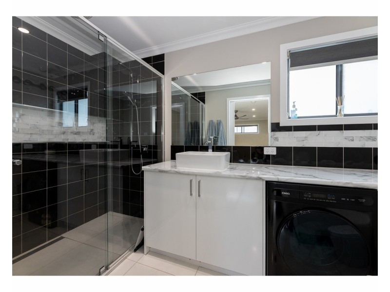 594 Osborne Street, Lavington NSW 2641