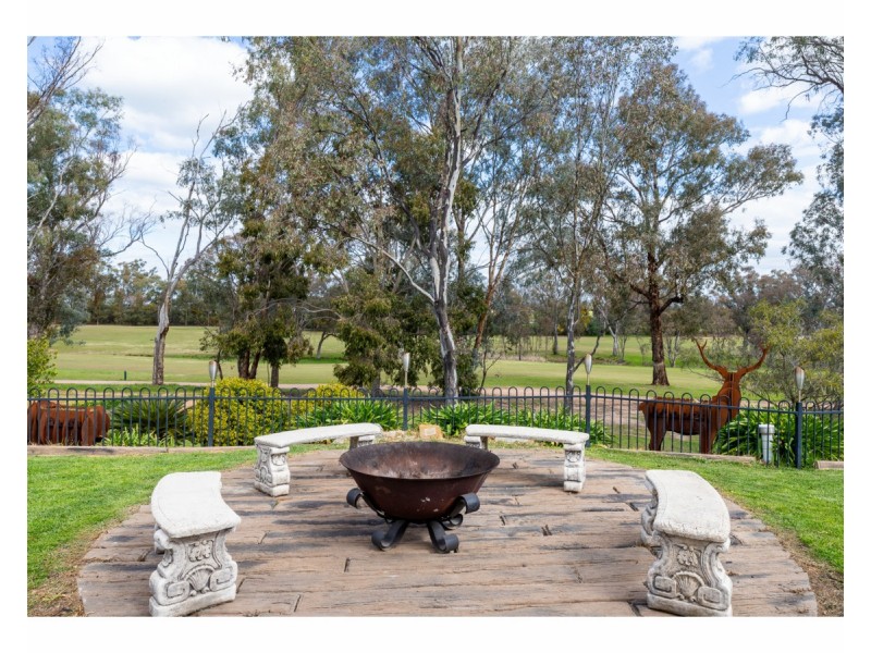 115 Pickworth Street, Thurgoona NSW 2640