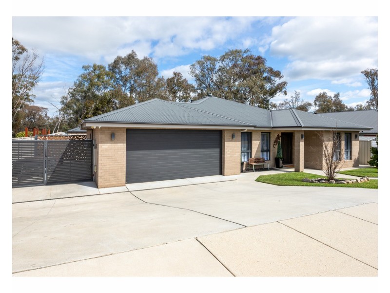 115 Pickworth Street, Thurgoona NSW 2640