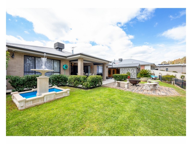 115 Pickworth Street, Thurgoona NSW 2640