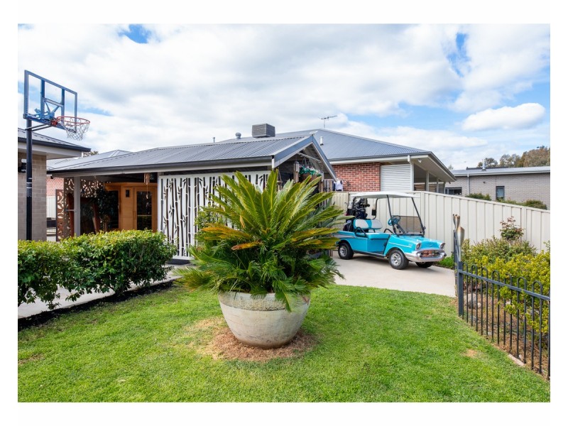 115 Pickworth Street, Thurgoona NSW 2640