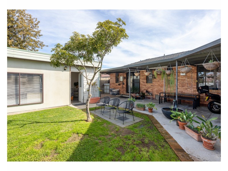 498 Parnall Street, Lavington NSW 2641
