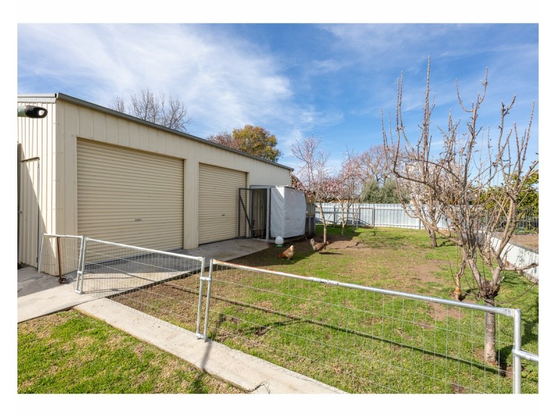 498 Parnall Street, Lavington NSW 2641
