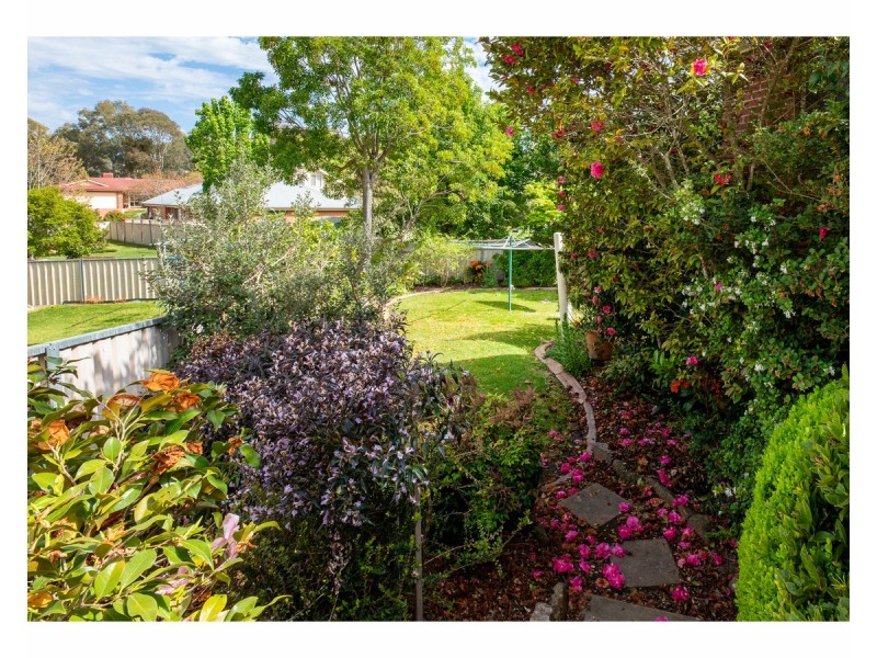19 Doulton Drive, West Albury NSW 2640