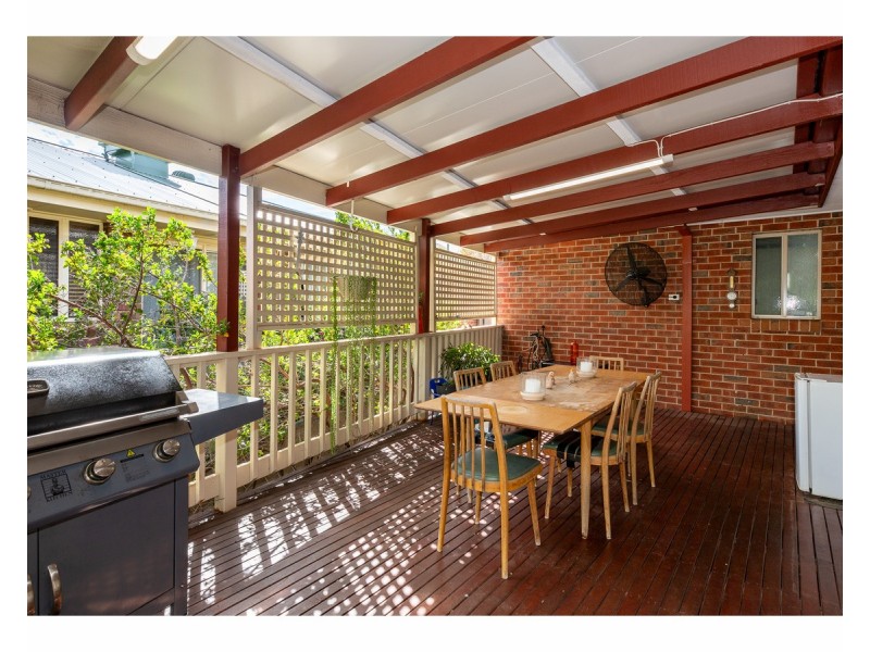 19 Doulton Drive, West Albury NSW 2640