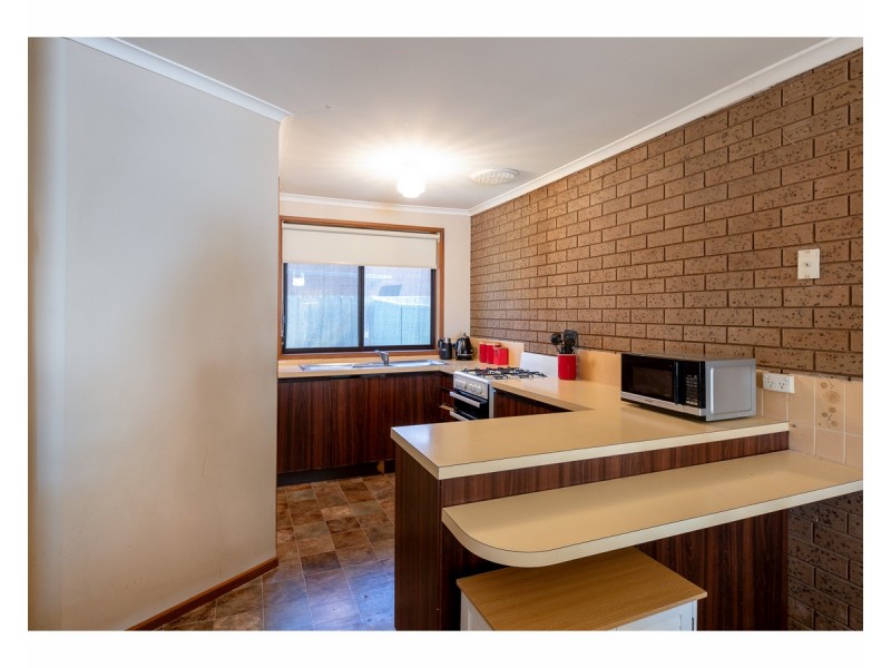 2/1 Robert Crescent, Wodonga VIC 3690