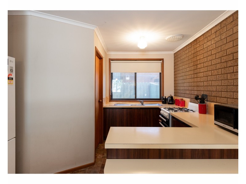 2/1 Robert Crescent, Wodonga VIC 3690