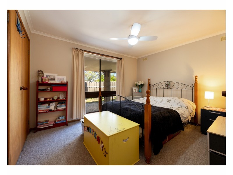 2/1 Robert Crescent, Wodonga VIC 3690