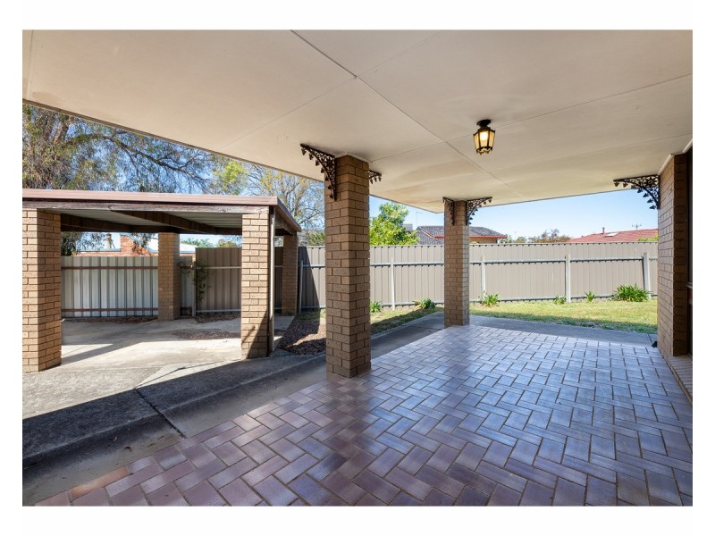 2/1 Robert Crescent, Wodonga VIC 3690