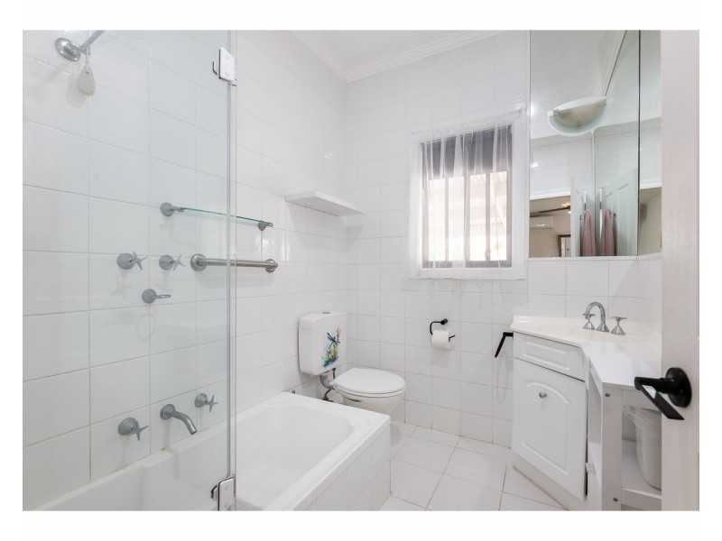 1/441 McDonald Road, Lavington NSW 2641