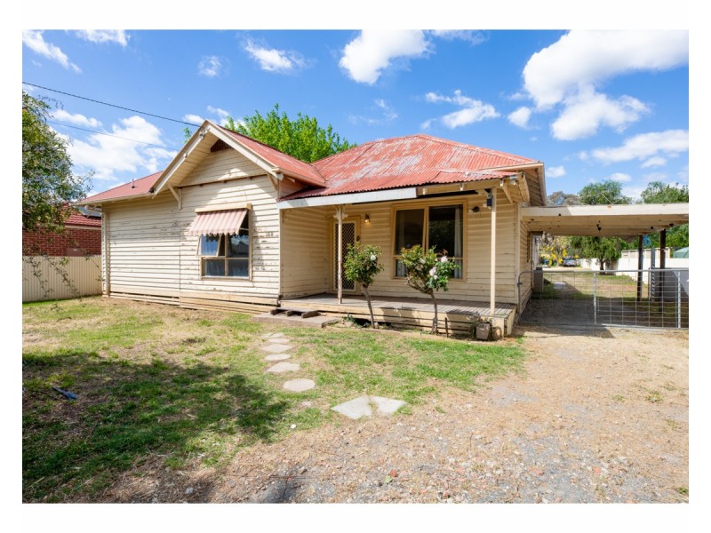 168 Clarke Street, Howlong NSW 2643