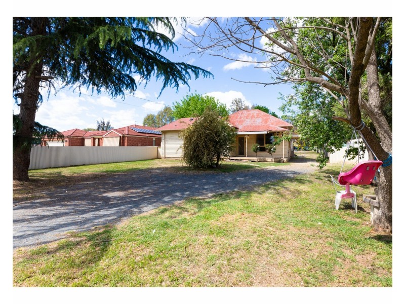 168 Clarke Street, Howlong NSW 2643