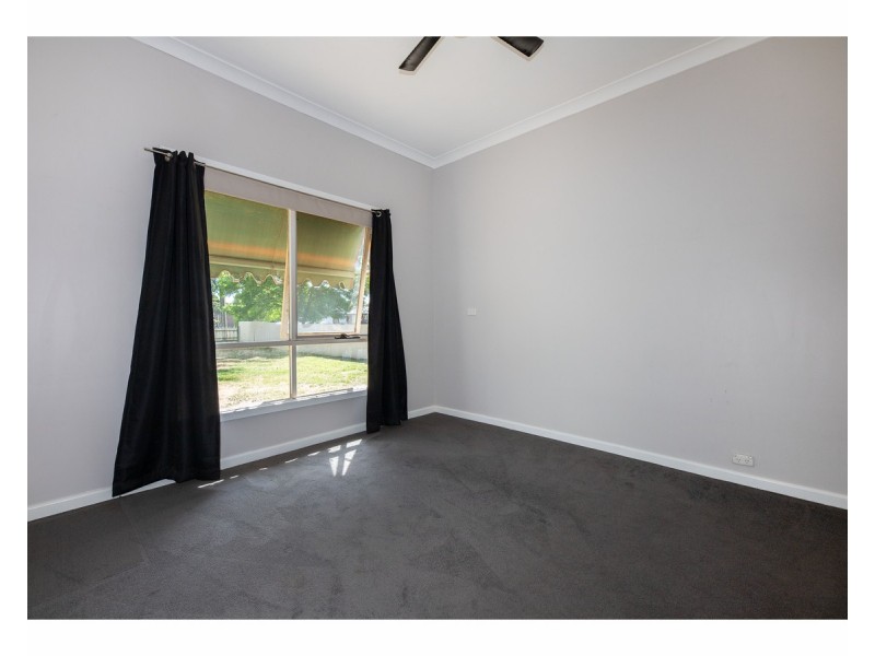168 Clarke Street, Howlong NSW 2643