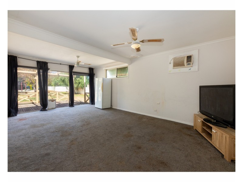 168 Clarke Street, Howlong NSW 2643