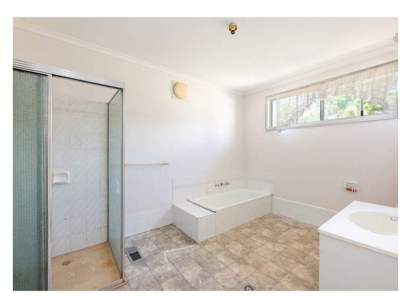 168 Clarke Street, Howlong NSW 2643