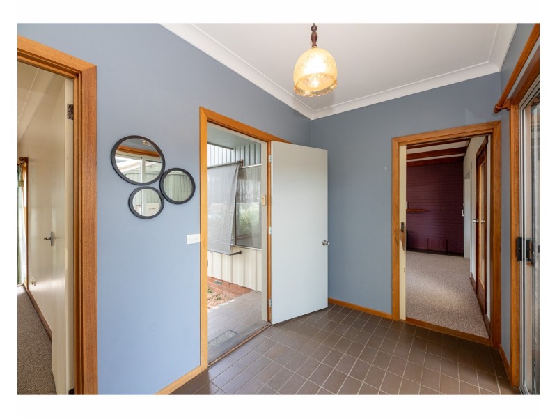 464 Hall Avenue, Lavington NSW 2641
