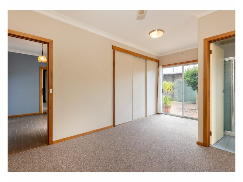 464 Hall Avenue, Lavington NSW 2641