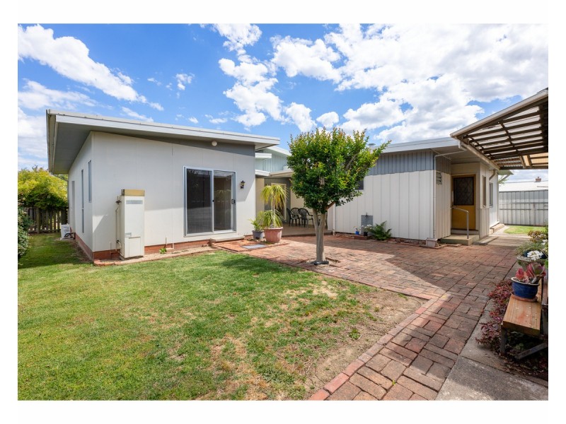 464 Hall Avenue, Lavington NSW 2641