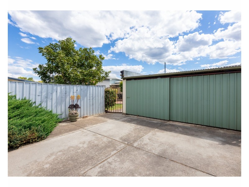 464 Hall Avenue, Lavington NSW 2641