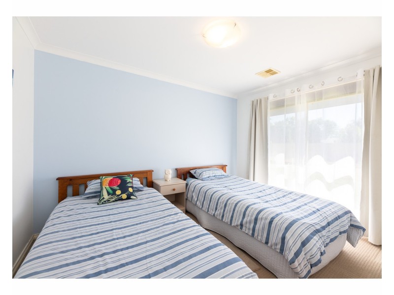 14A Worsley Place, Lavington NSW 2641